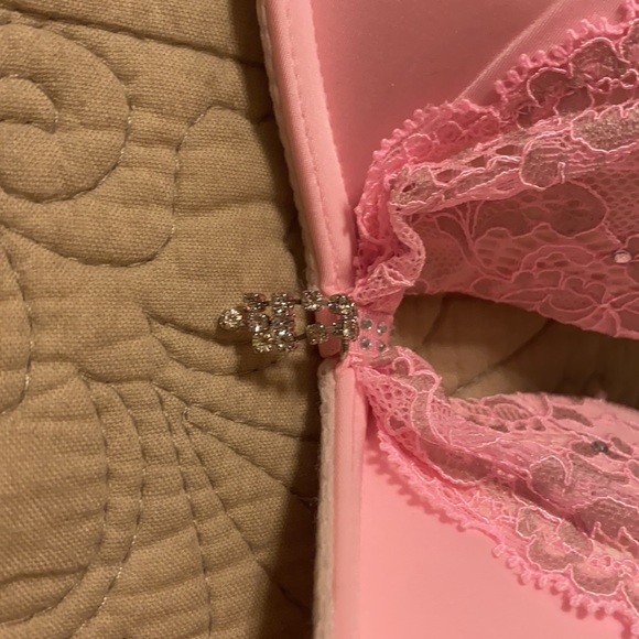 Victoria’s Secret Bra size 34C - Picture 5 of 5